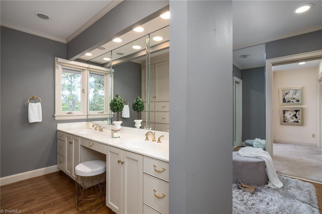 property viewer photo 25