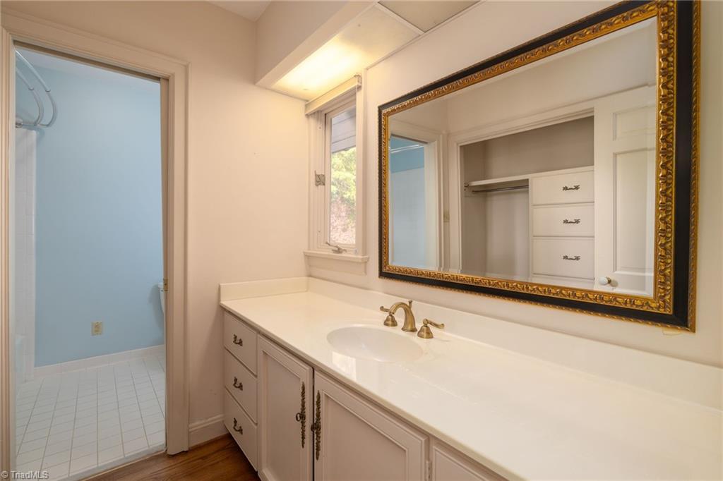 property viewer photo 37
