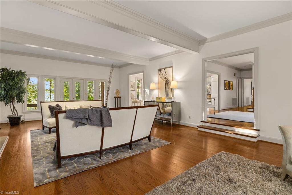 property viewer photo 8