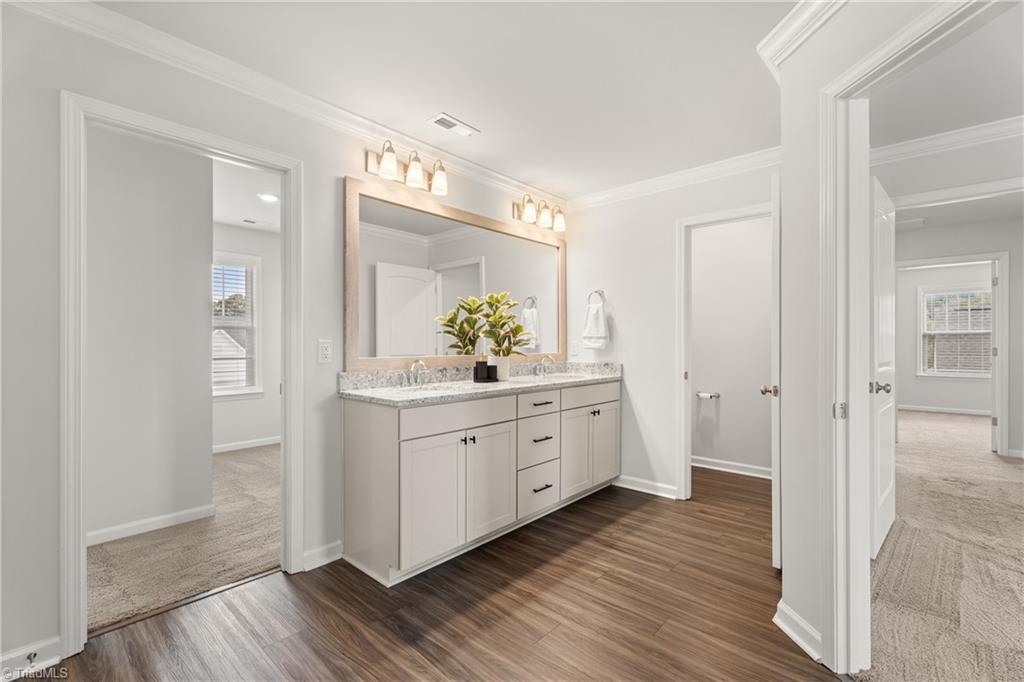 property viewer photo 24
