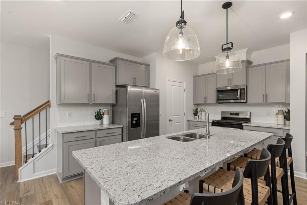 property viewer photo 3