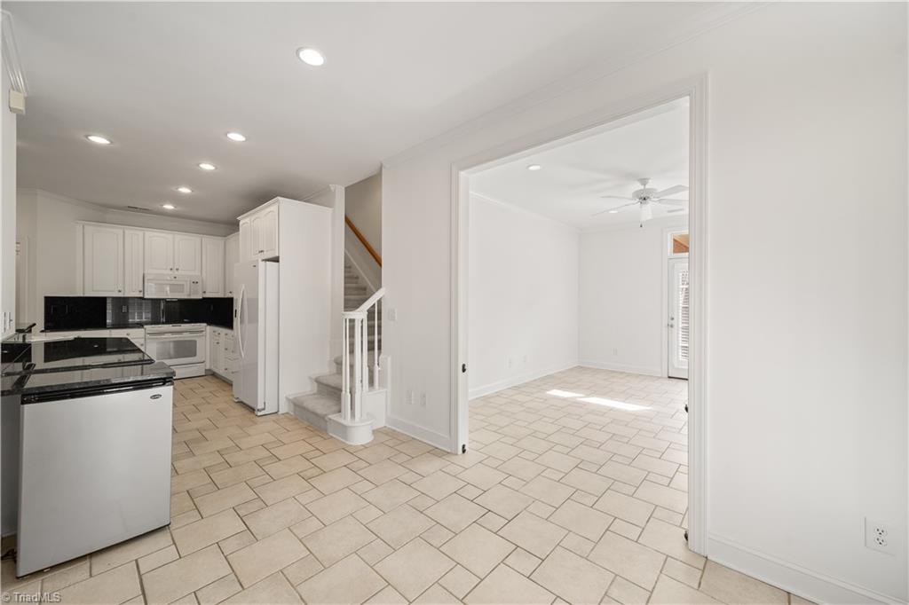 property viewer photo 16