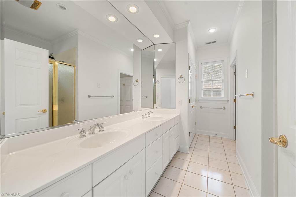 property viewer photo 30
