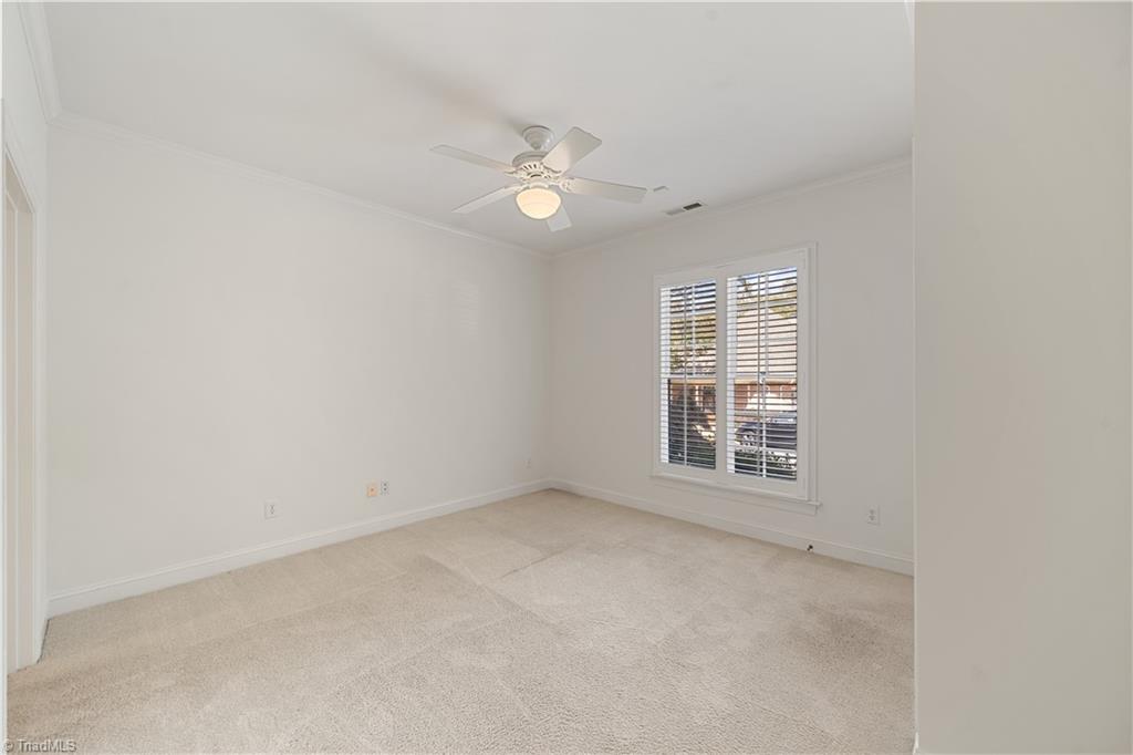 property viewer photo 36