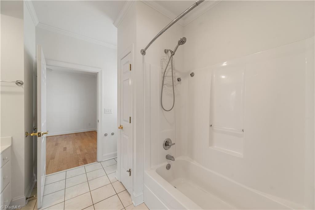 property viewer photo 37
