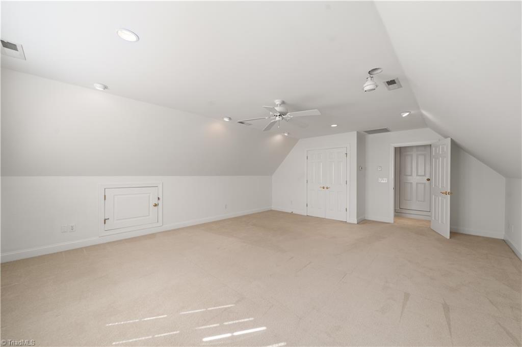 property viewer photo 40