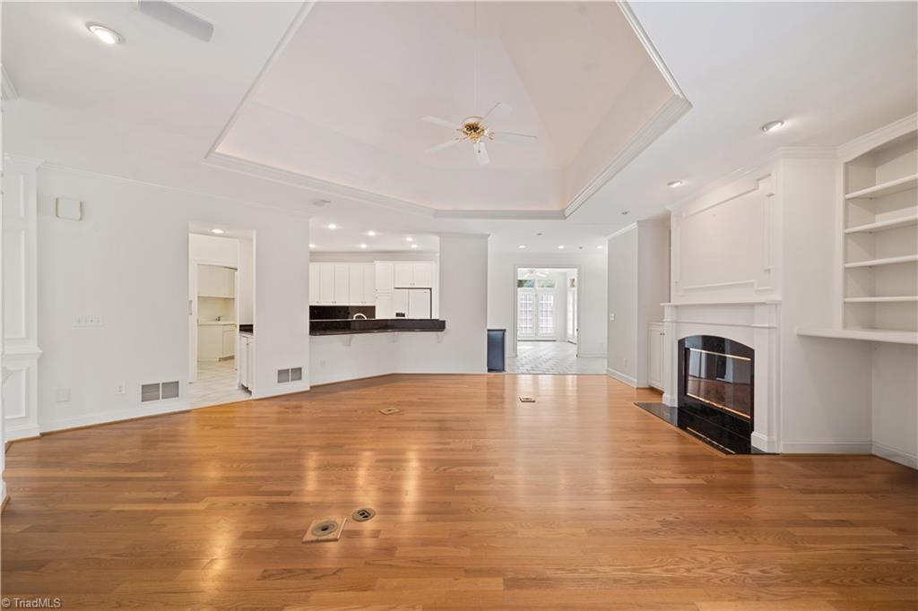 property viewer photo 7