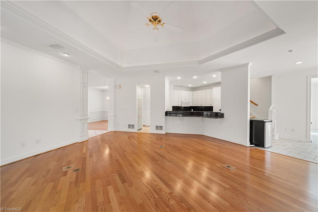 property viewer photo 9