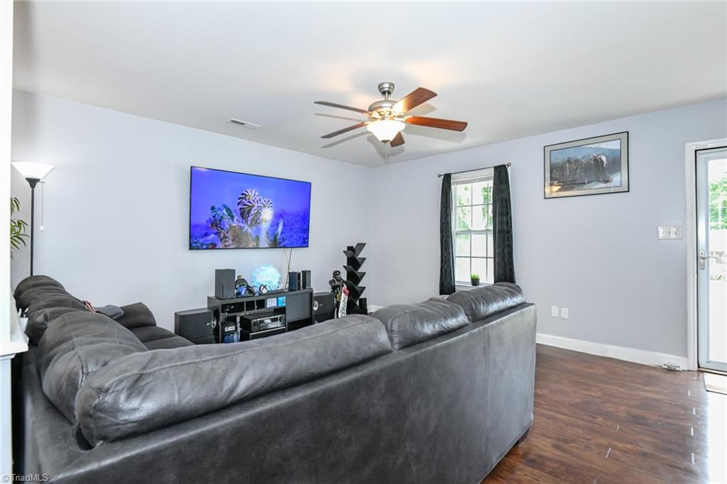 property viewer photo 3