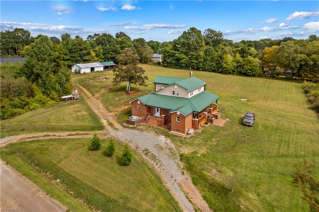 main property photo 41