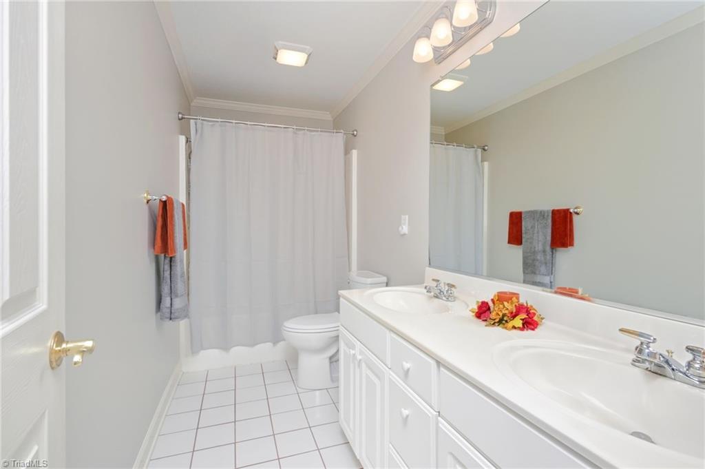 property viewer photo 36
