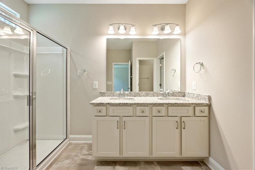 property viewer photo 11