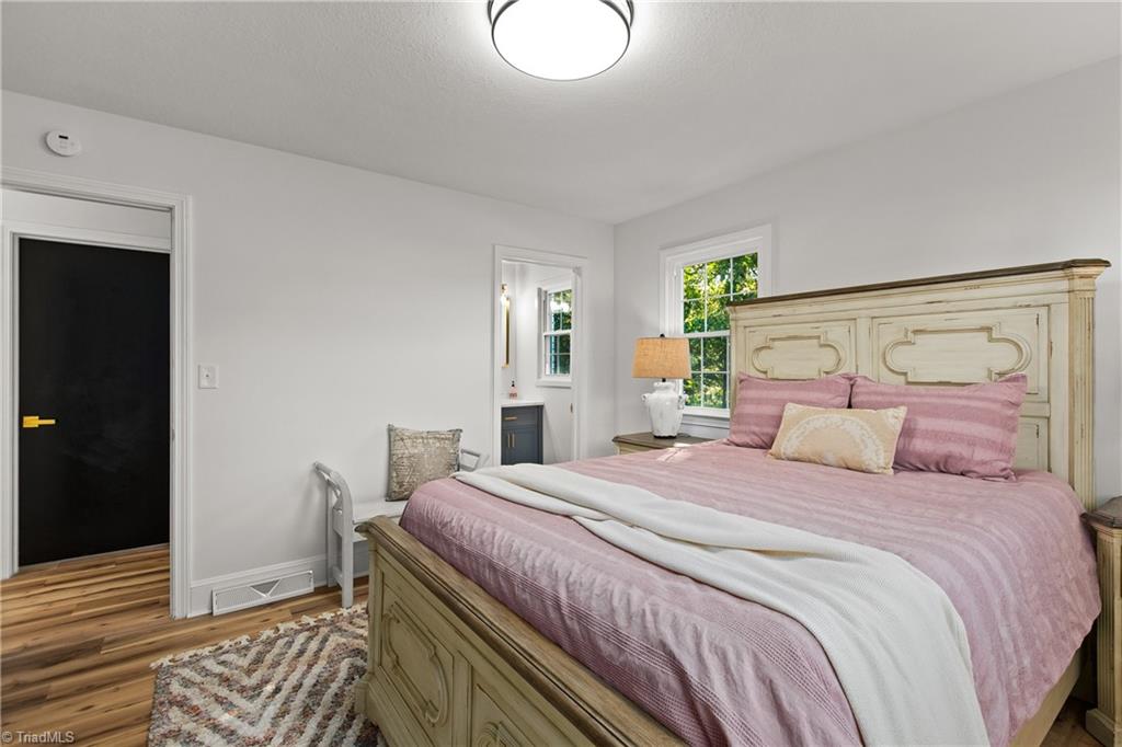 property viewer photo 15