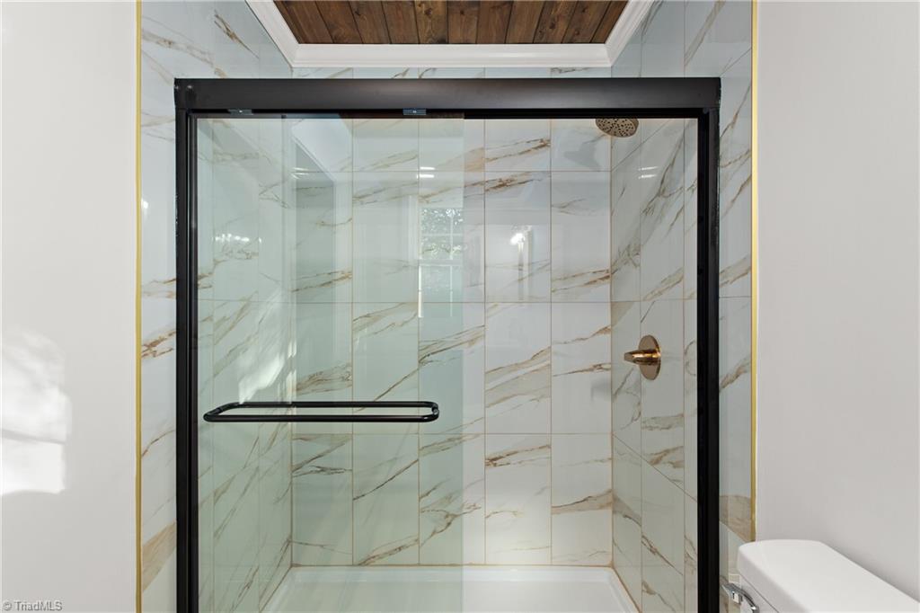 property viewer photo 18