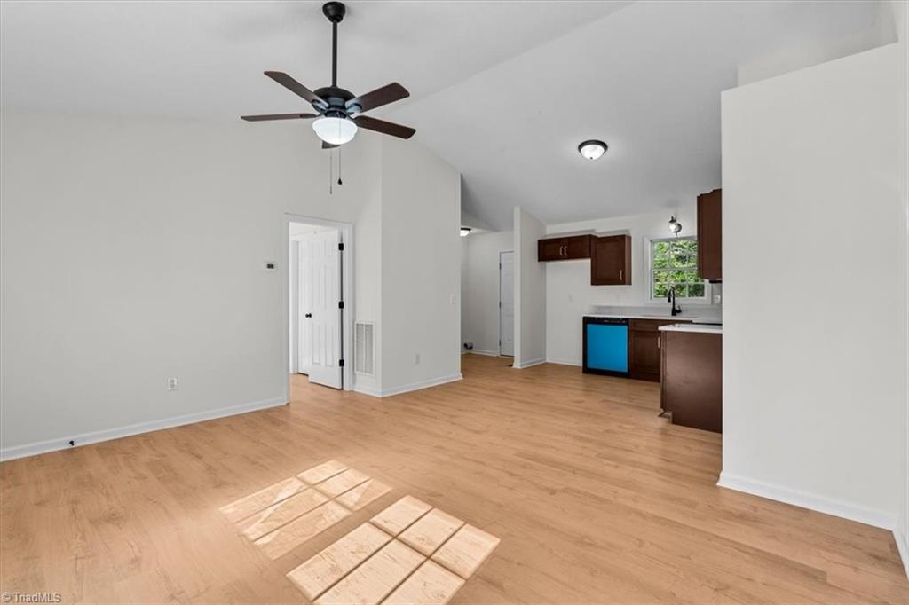 property viewer photo 10