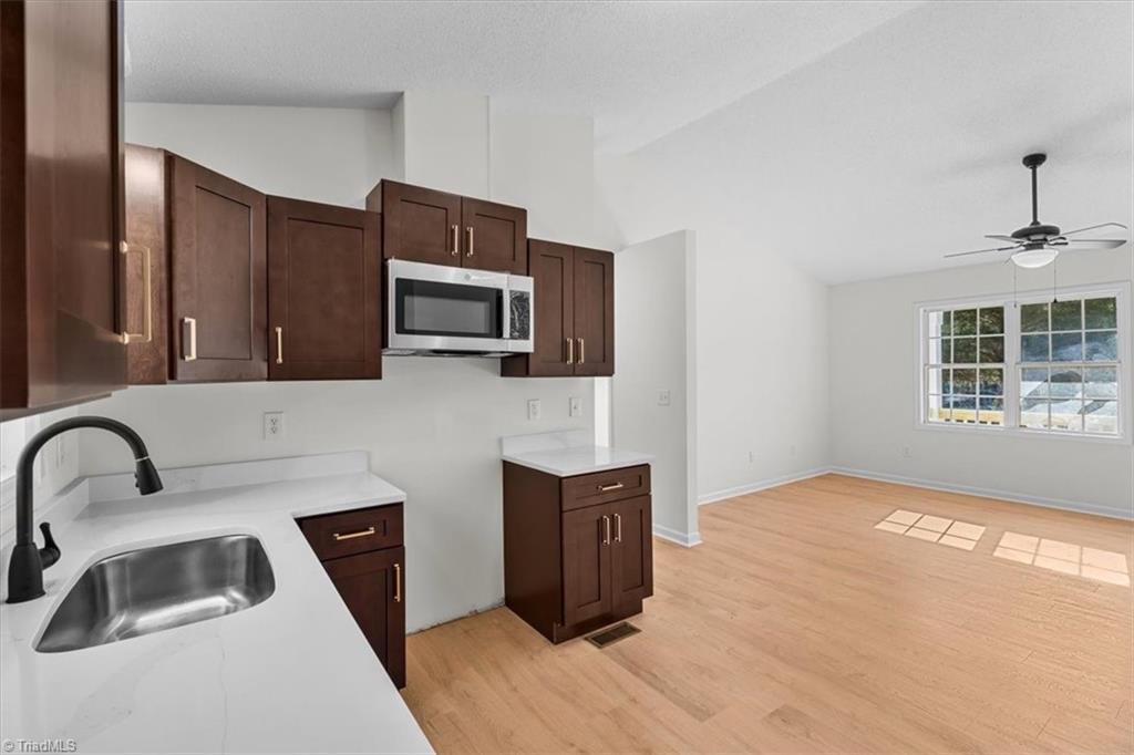 property viewer photo 15