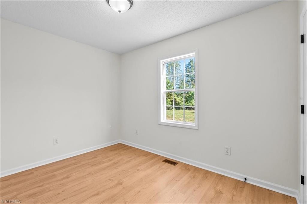property viewer photo 23