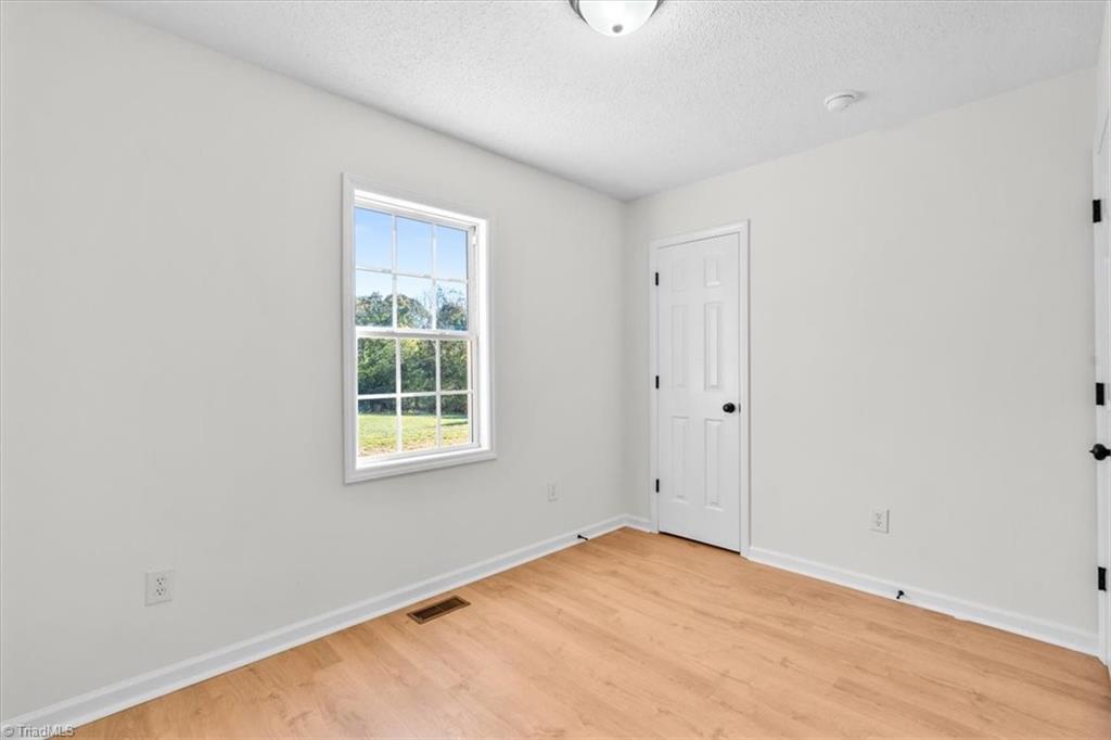 property viewer photo 26