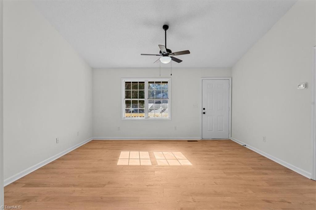 property viewer photo 7