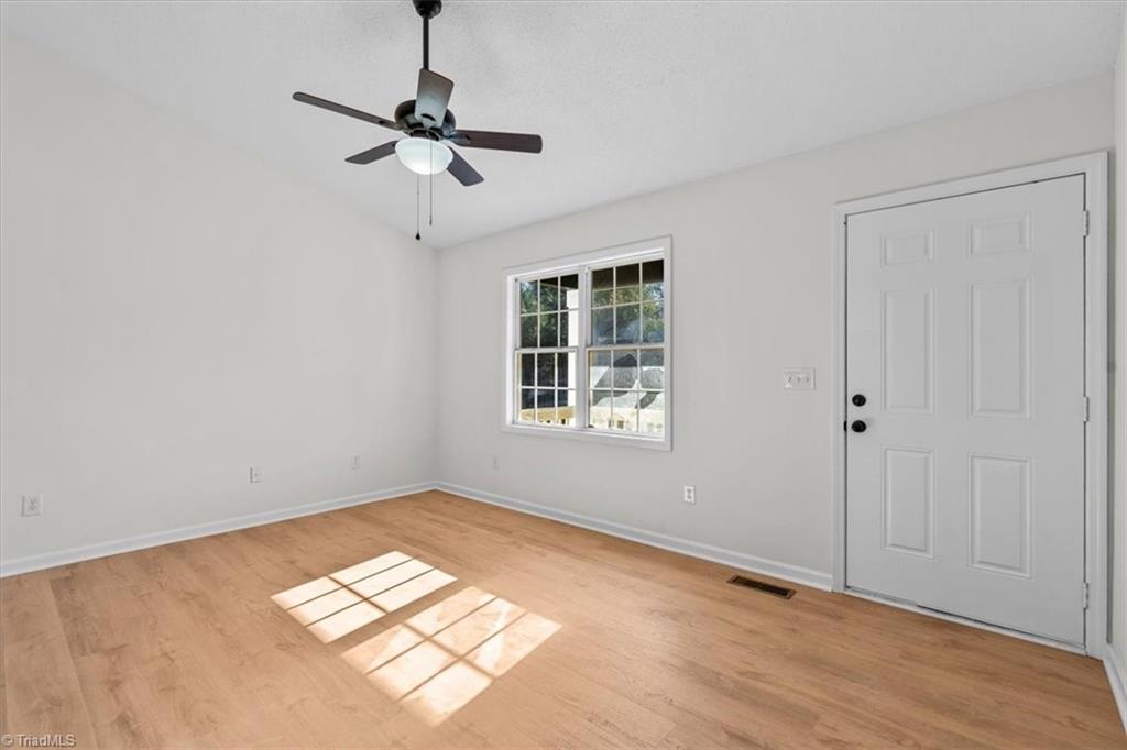 property viewer photo 8
