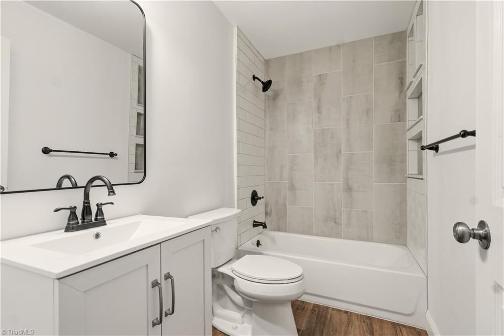 property viewer photo 18