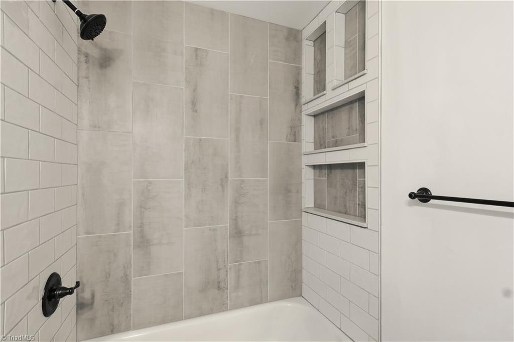 property viewer photo 20