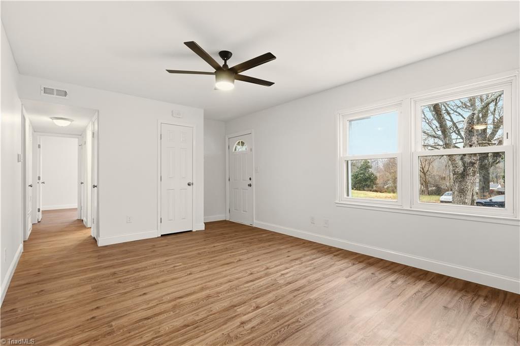 property viewer photo 7