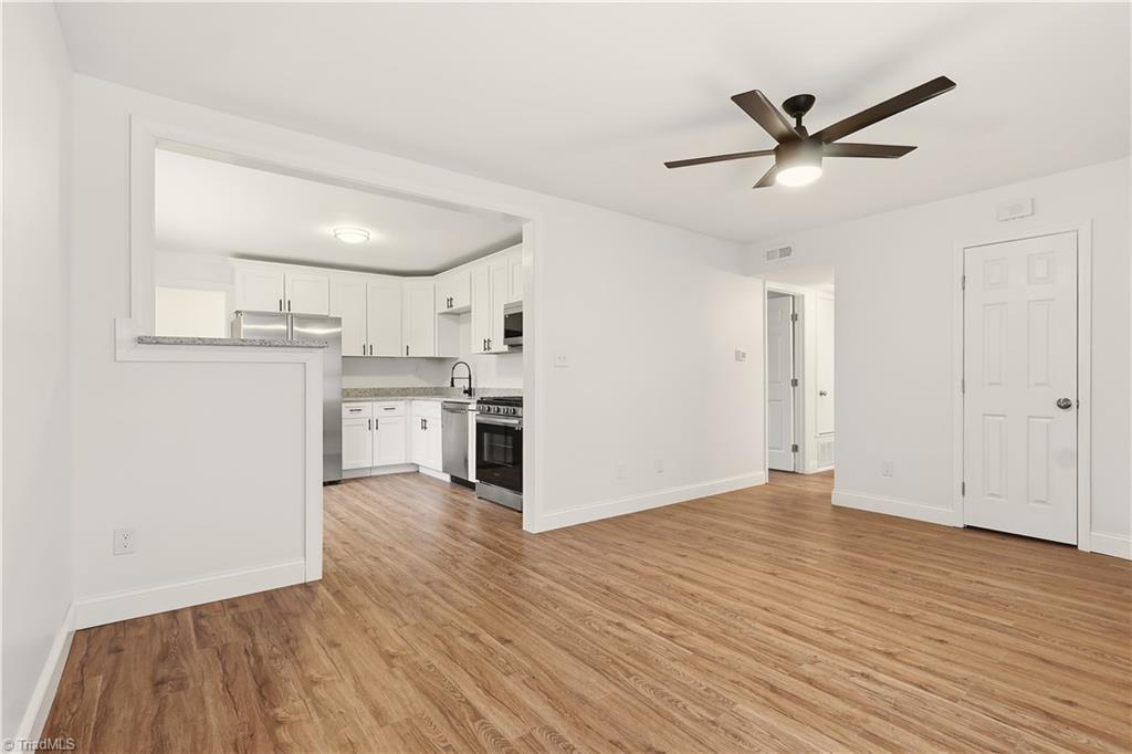 property viewer photo 9