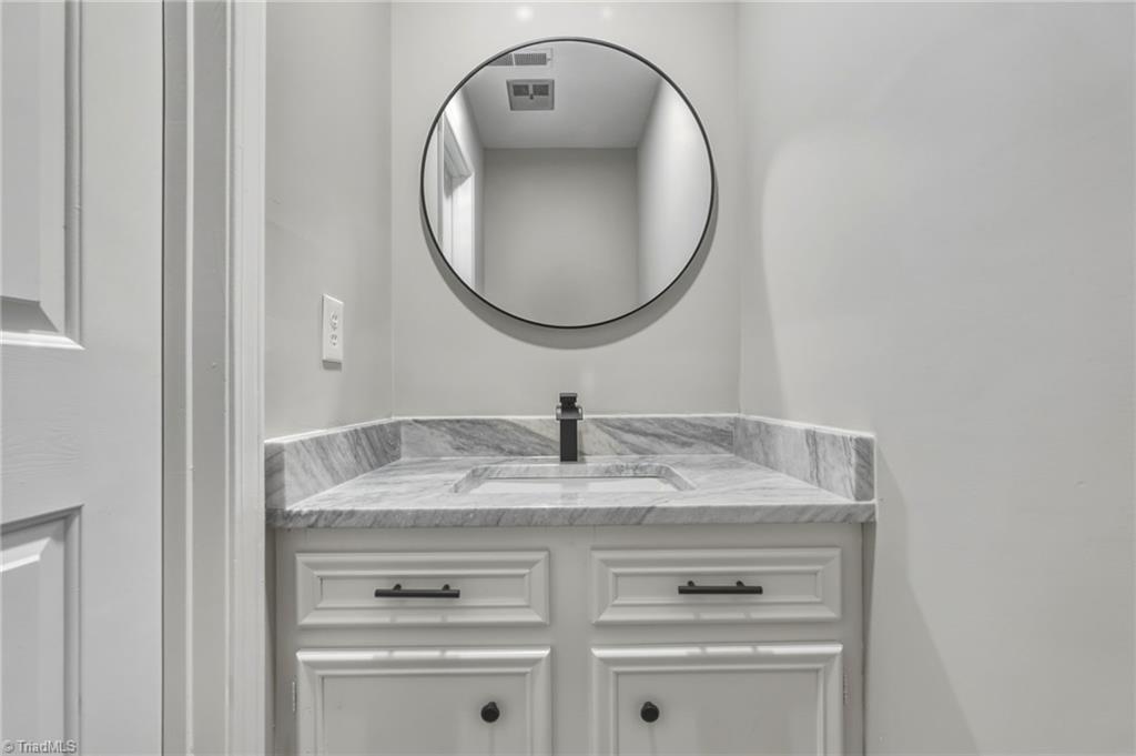 property viewer photo 16