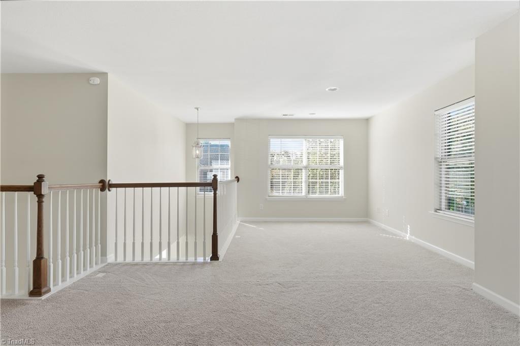 property viewer photo 36