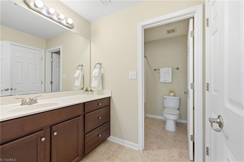 property viewer photo 44