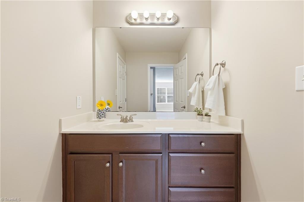 property viewer photo 45