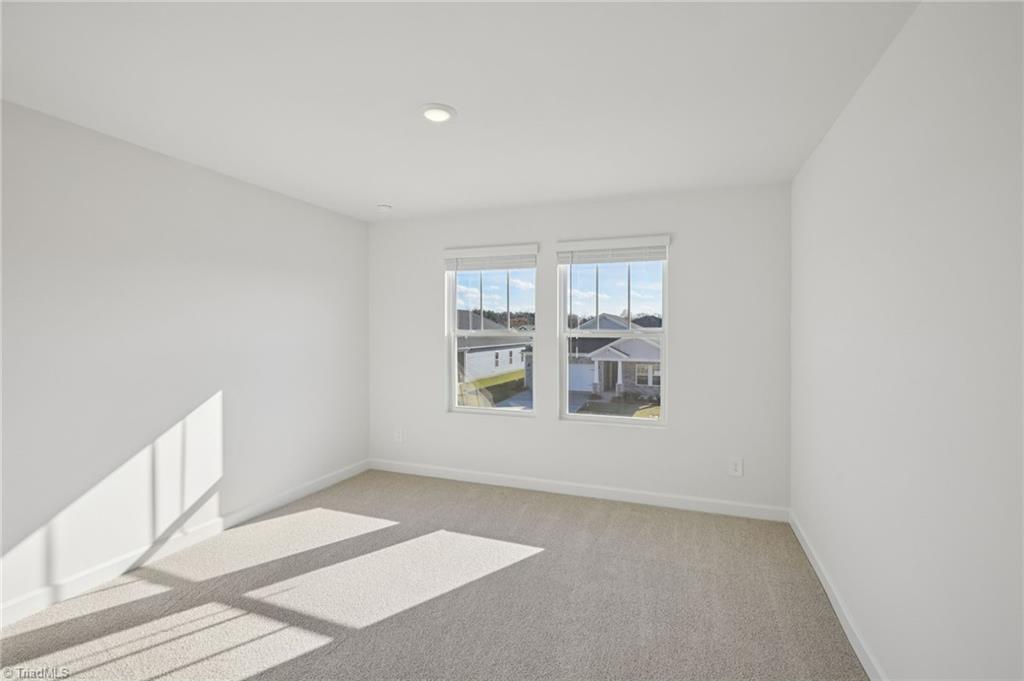 property viewer photo 18