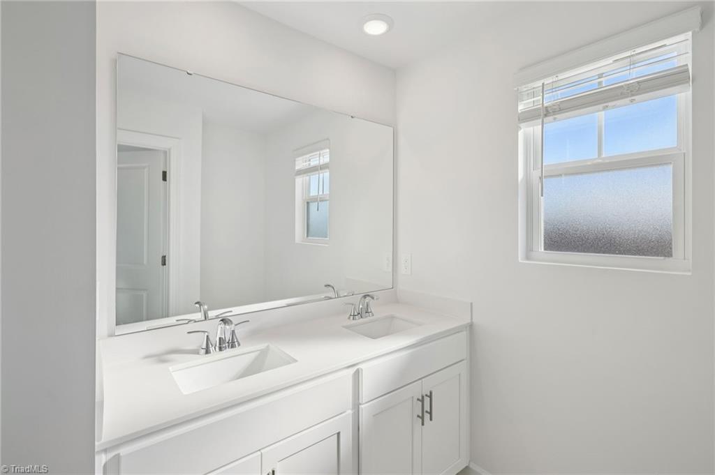 property viewer photo 20