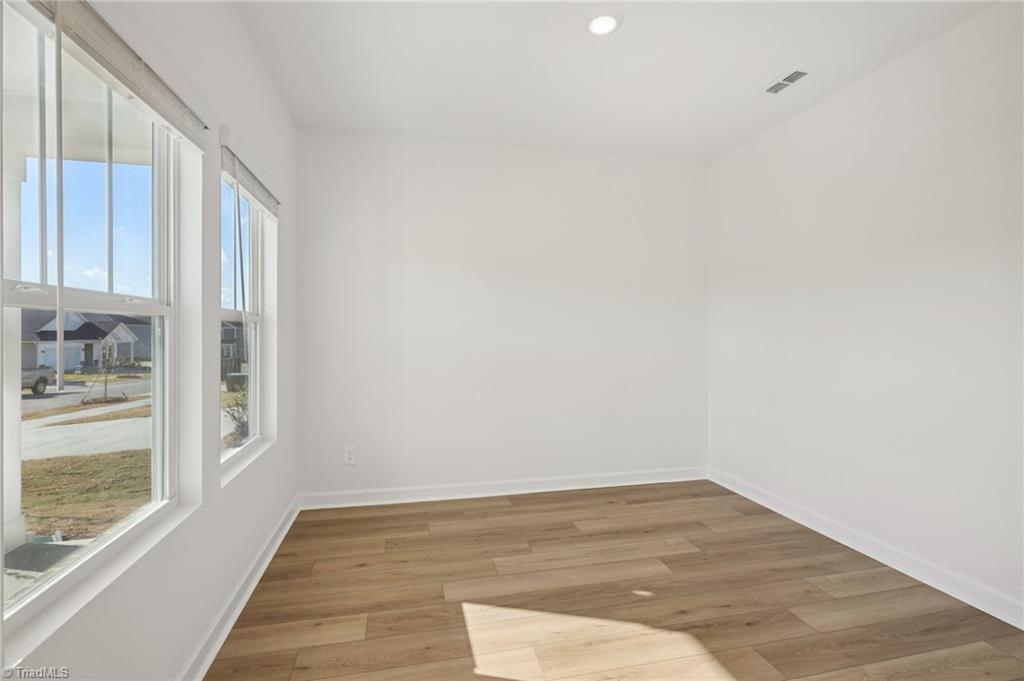 property viewer photo 7