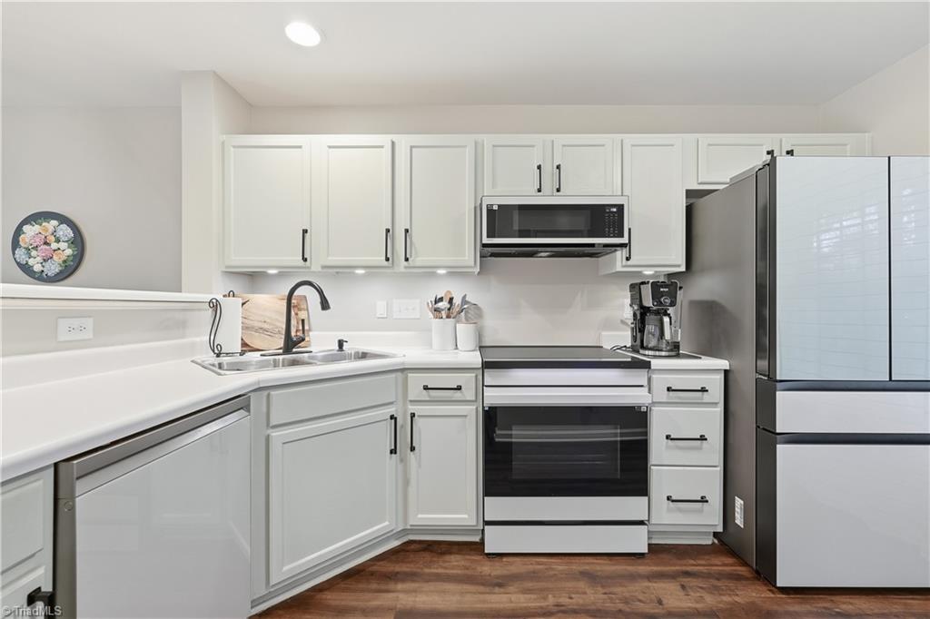property viewer photo 7