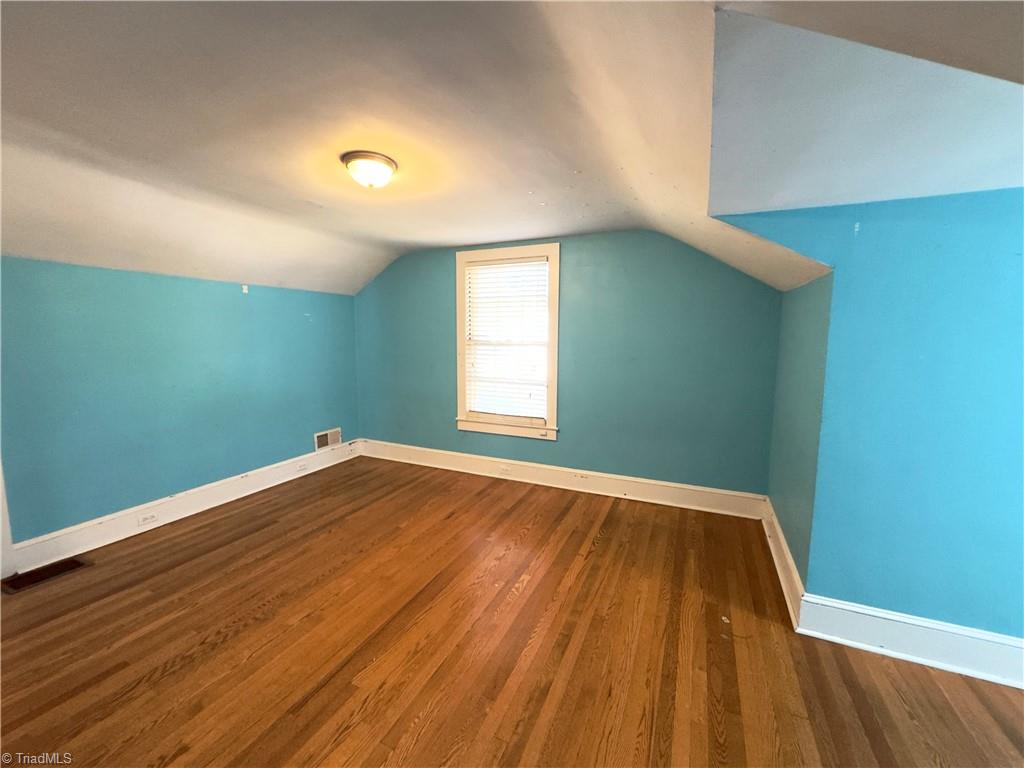 property viewer photo 25