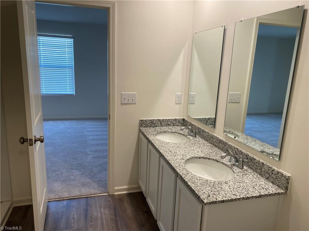 property viewer photo 9
