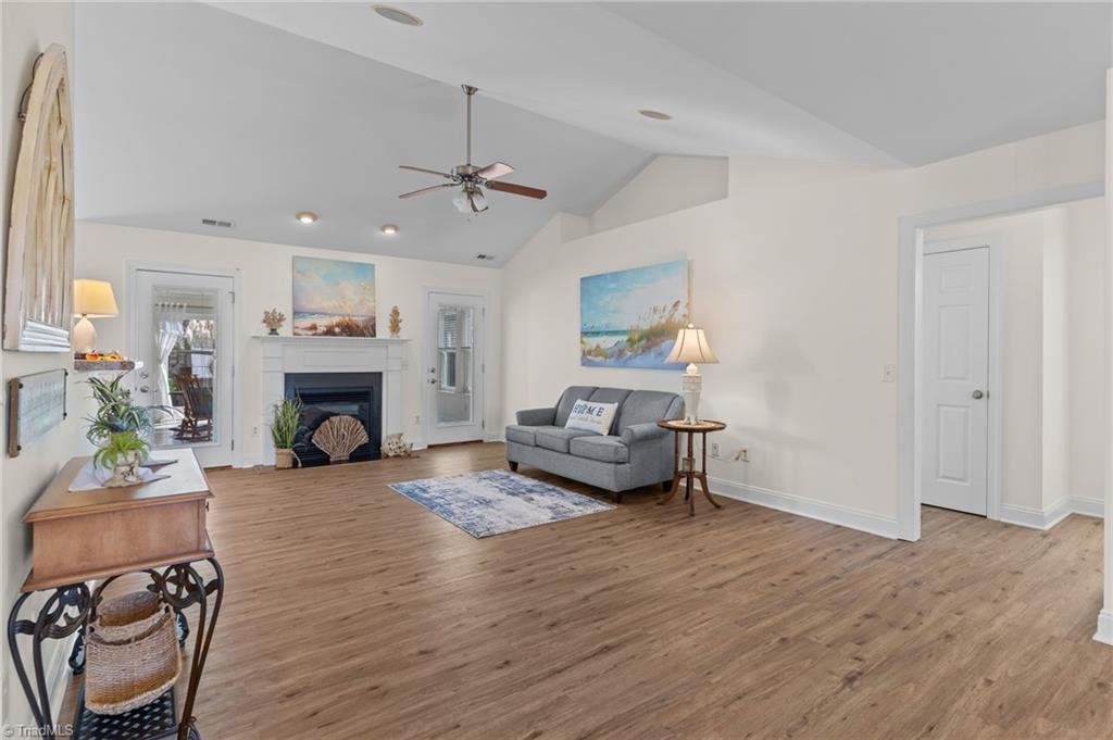 property viewer photo 26
