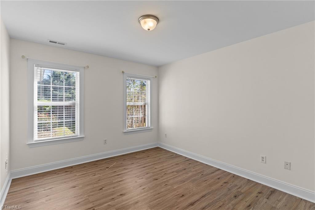 property viewer photo 31