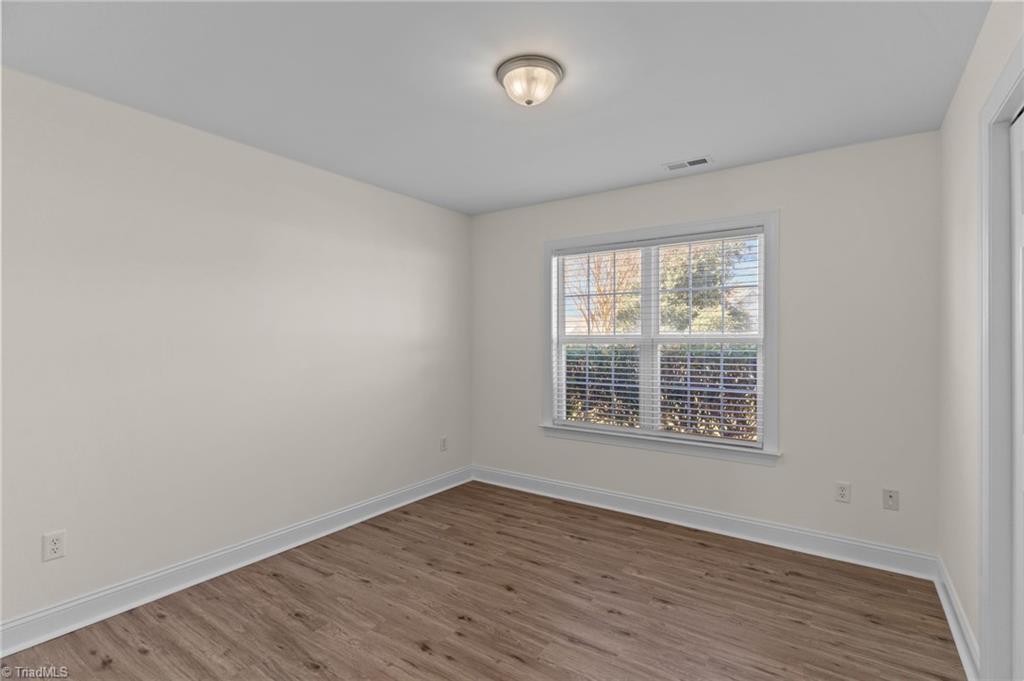 property viewer photo 45