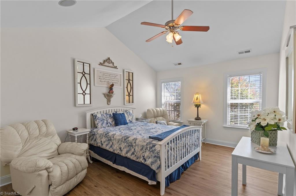 property viewer photo 47