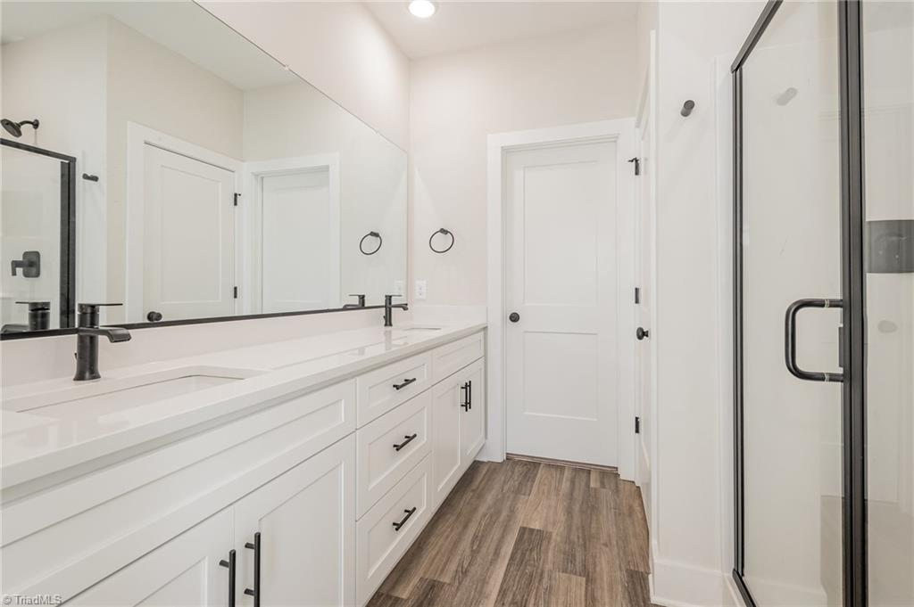 property viewer photo 16