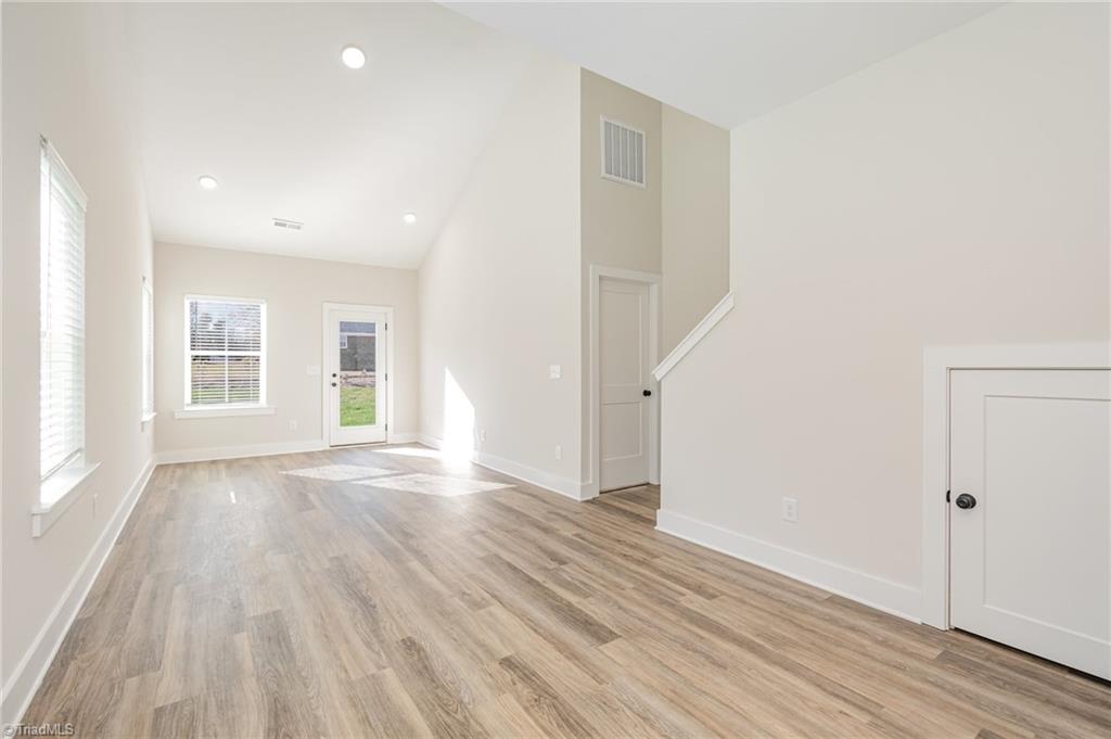 property viewer photo 9