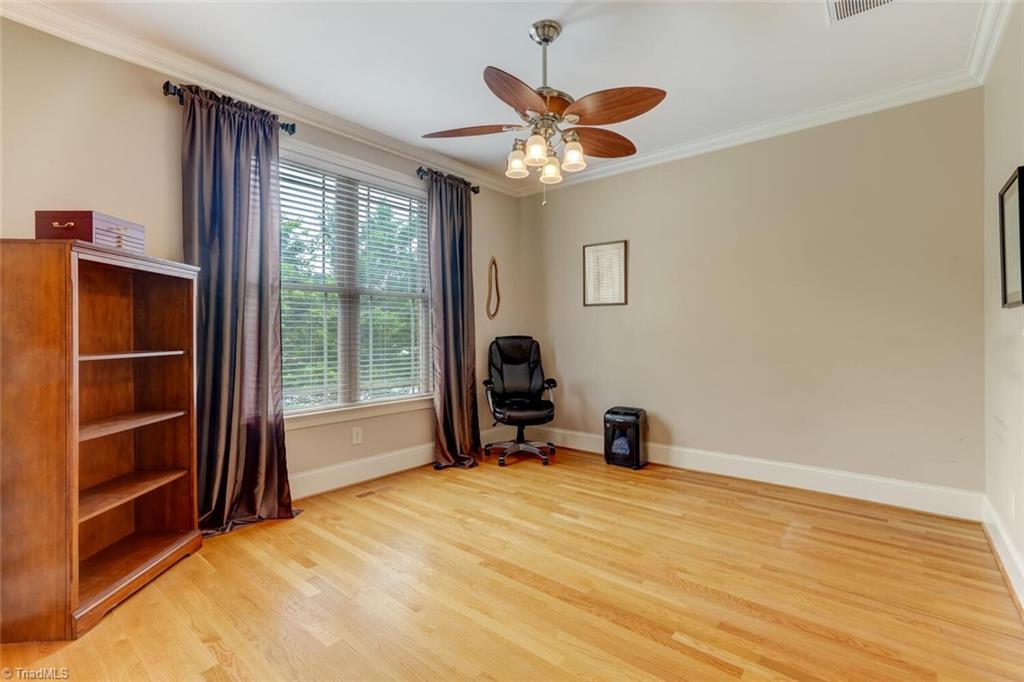 property viewer photo 12