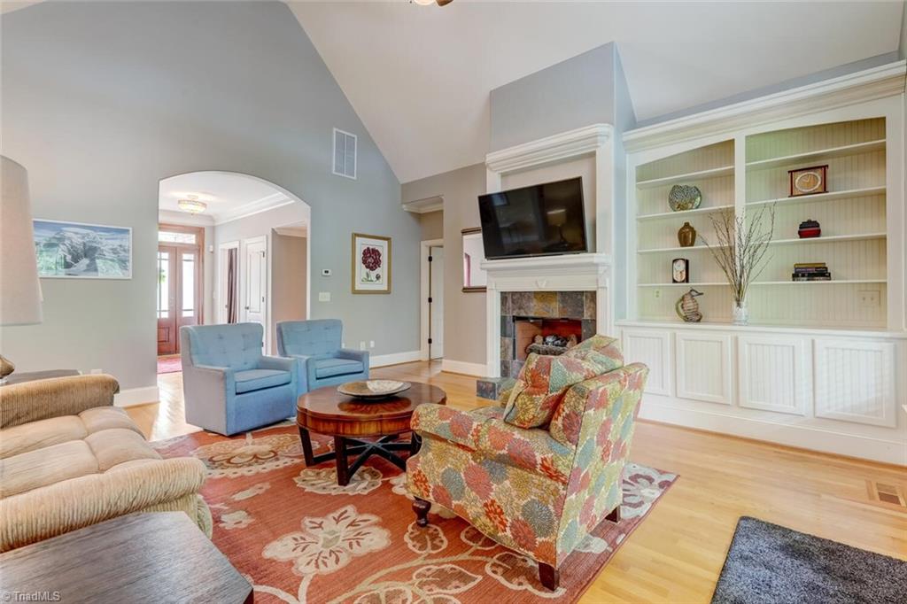 property viewer photo 18