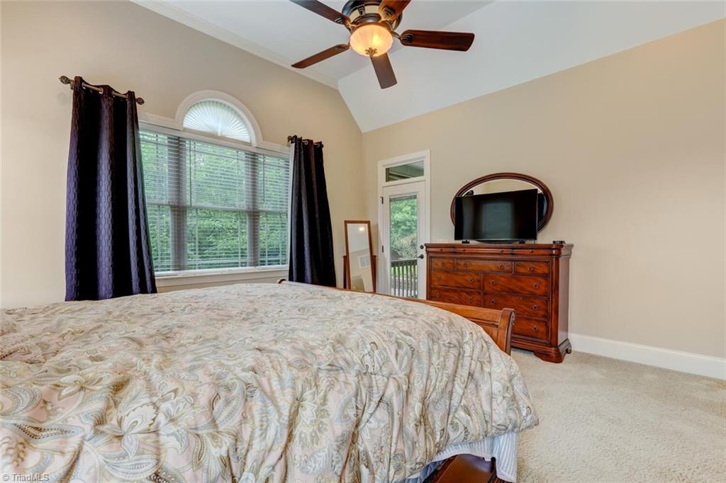 property viewer photo 26