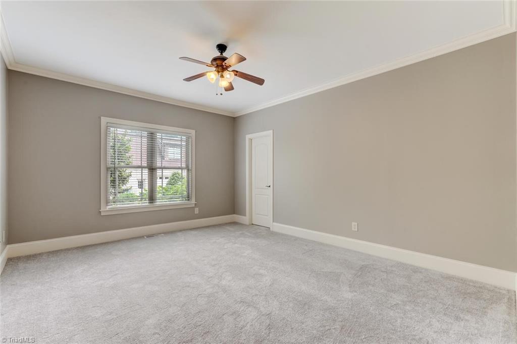 property viewer photo 30