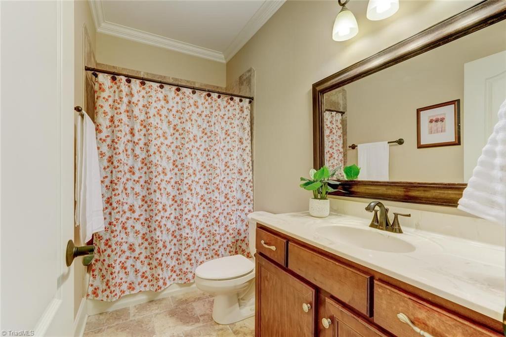 property viewer photo 31