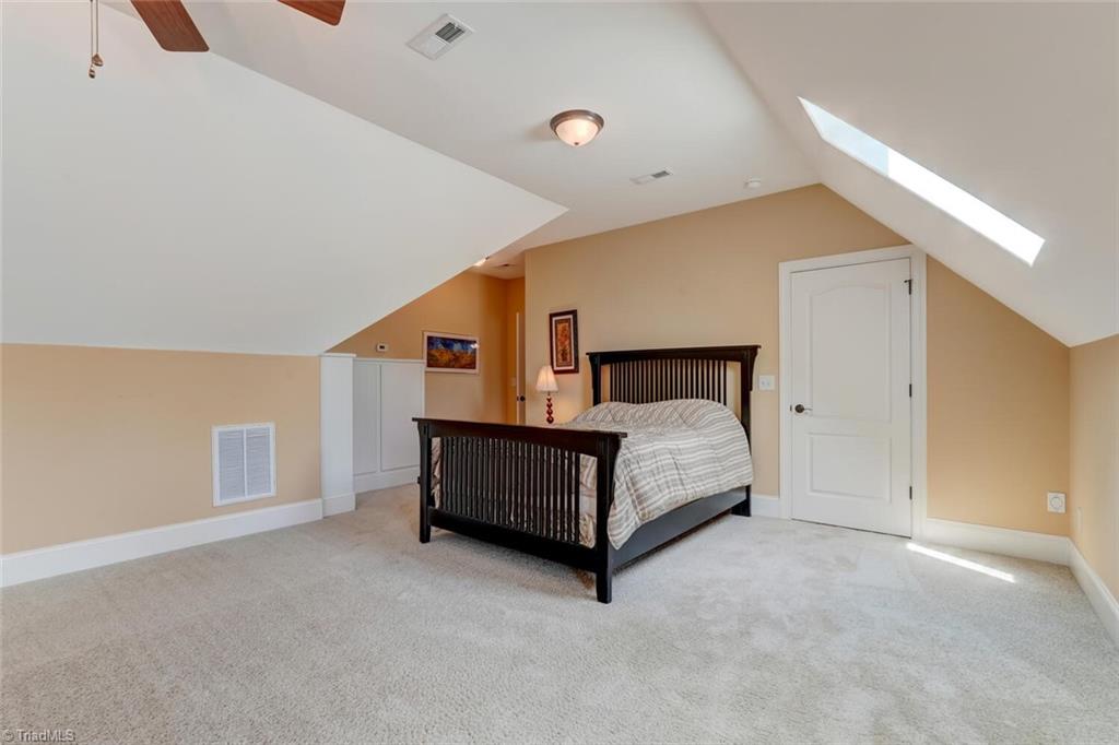 property viewer photo 36